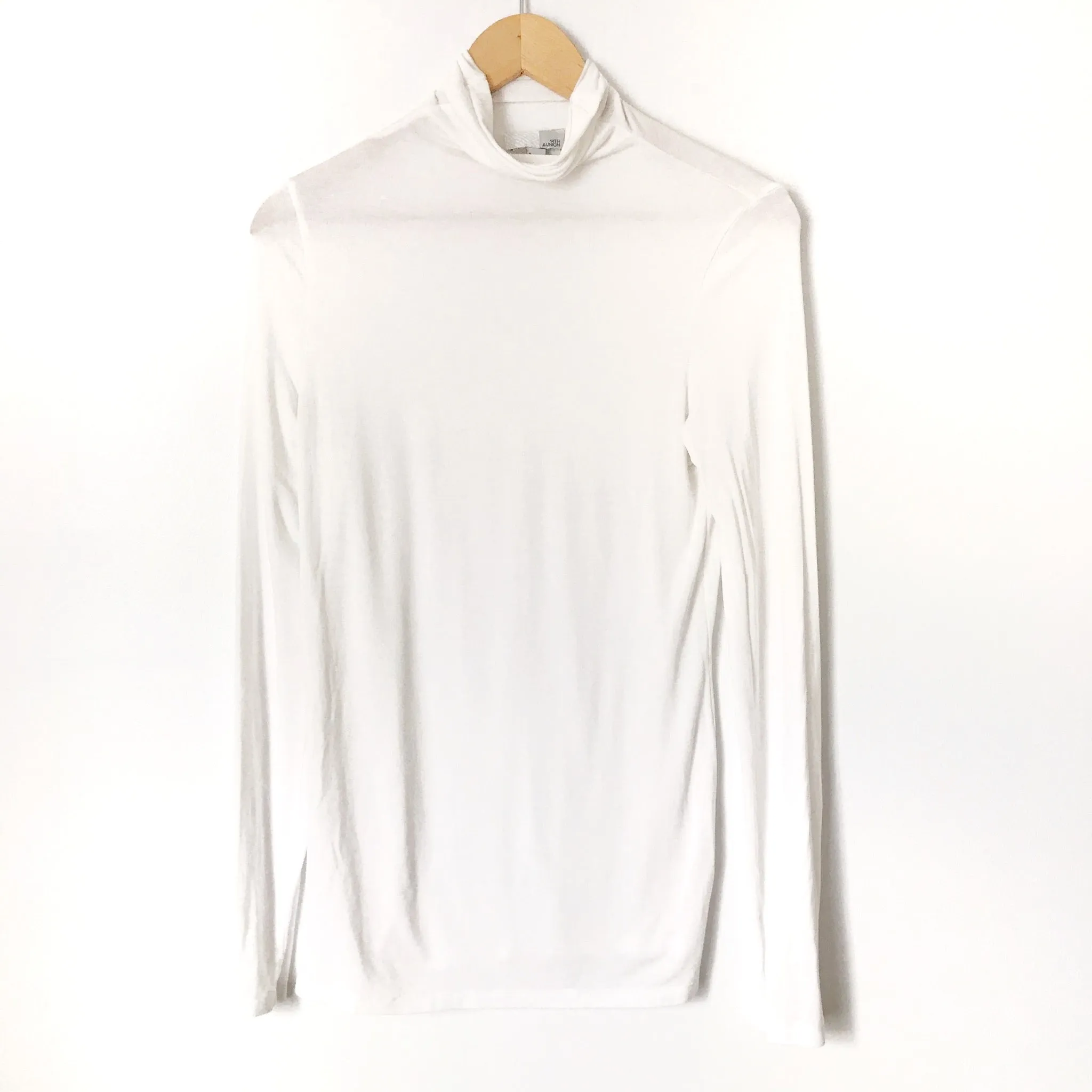 14th & Union White Long Sleeve Turtleneck Top -Size S (see notes)