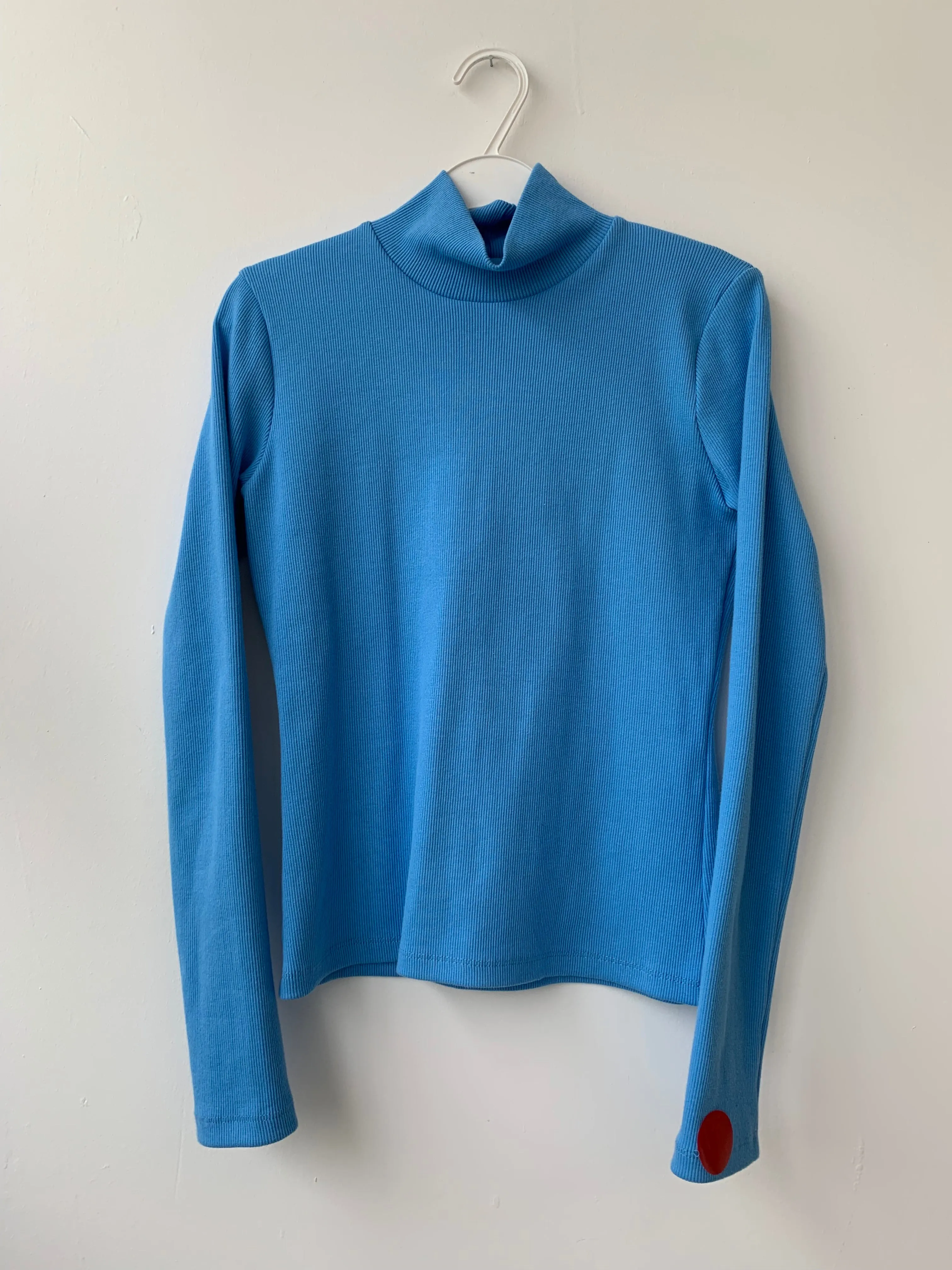 ADAMO sky mock neck-S with little seam defect