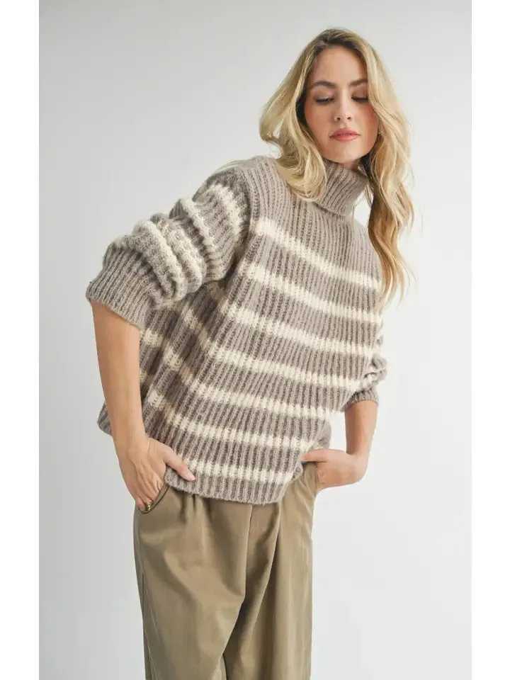 AKI TURTLENECK STRIPE SWEATER