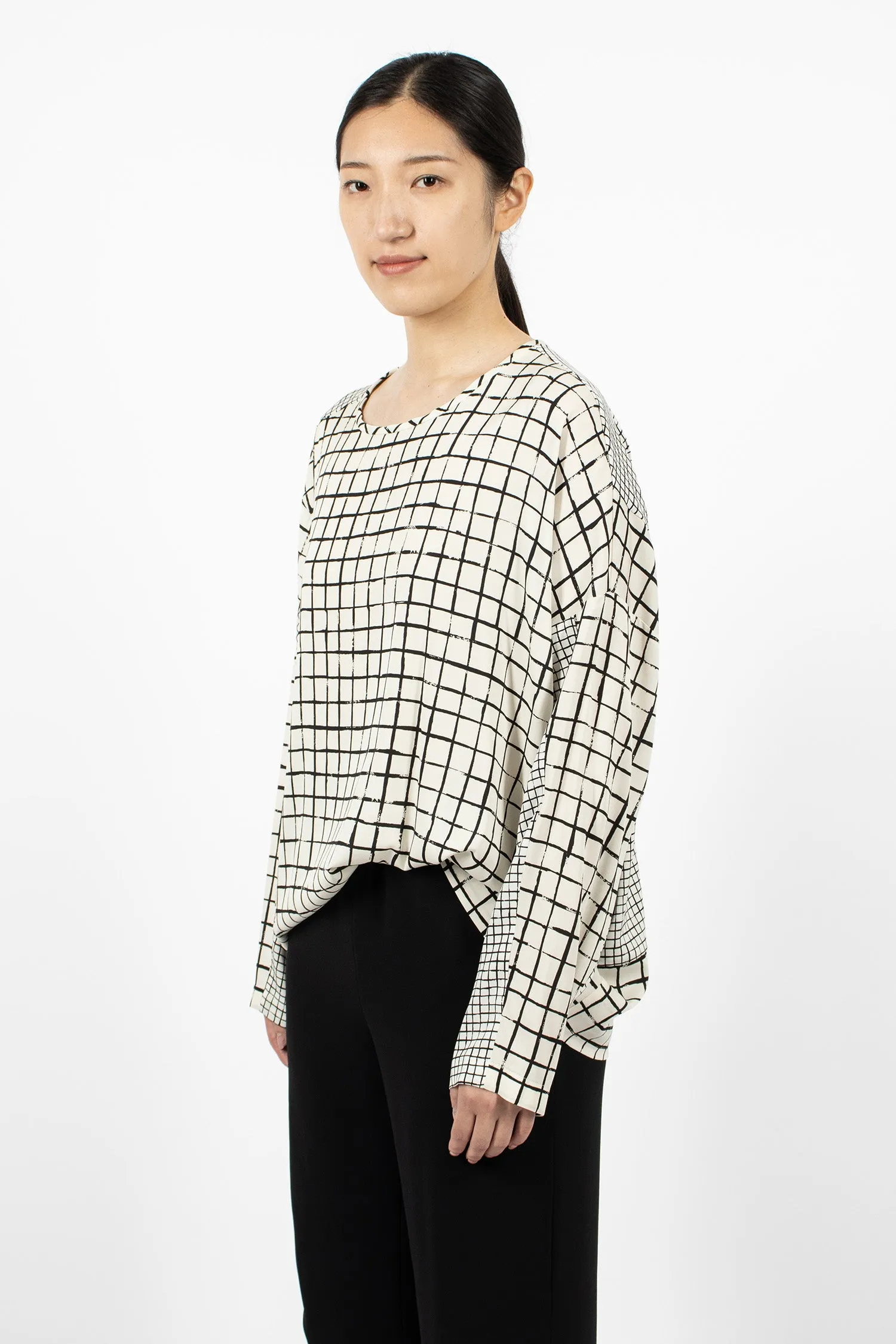 Asymmetrical Top Ecru/Black