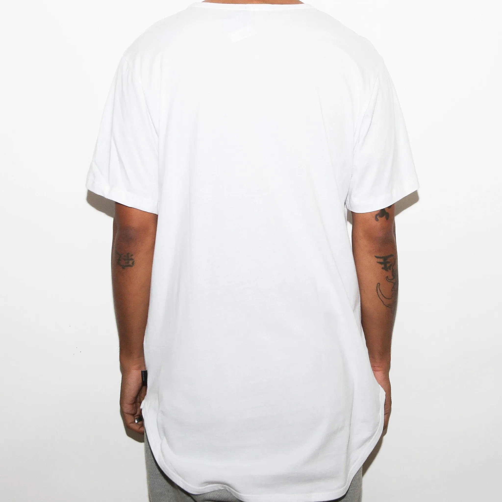 BASIC SCALLOP TEE- WHITE