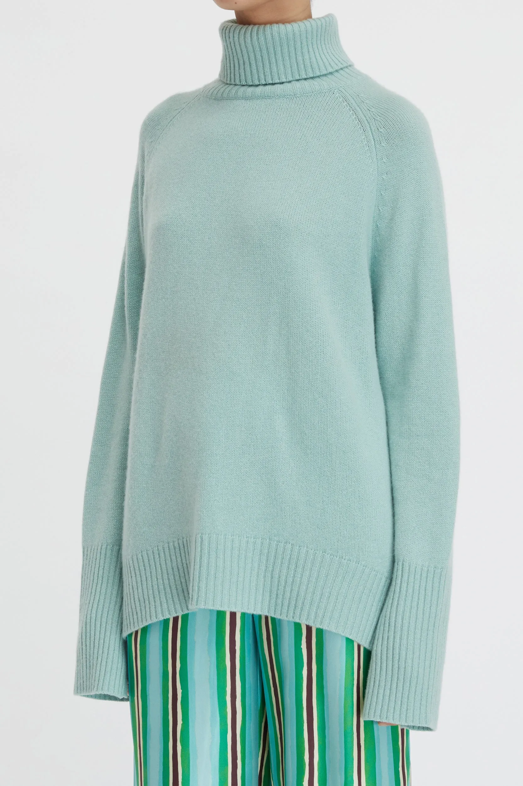 Cashmere Turtleneck in Seafoam