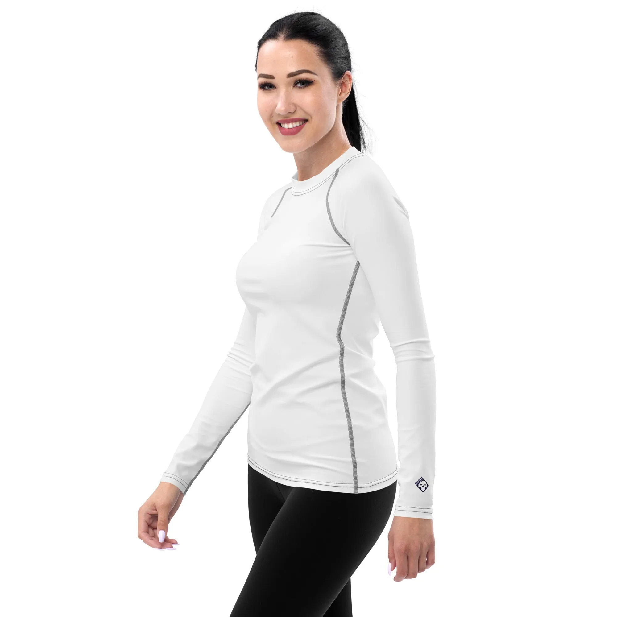 Classic Coverage: Solid Color Rash Guard for Women - Snow