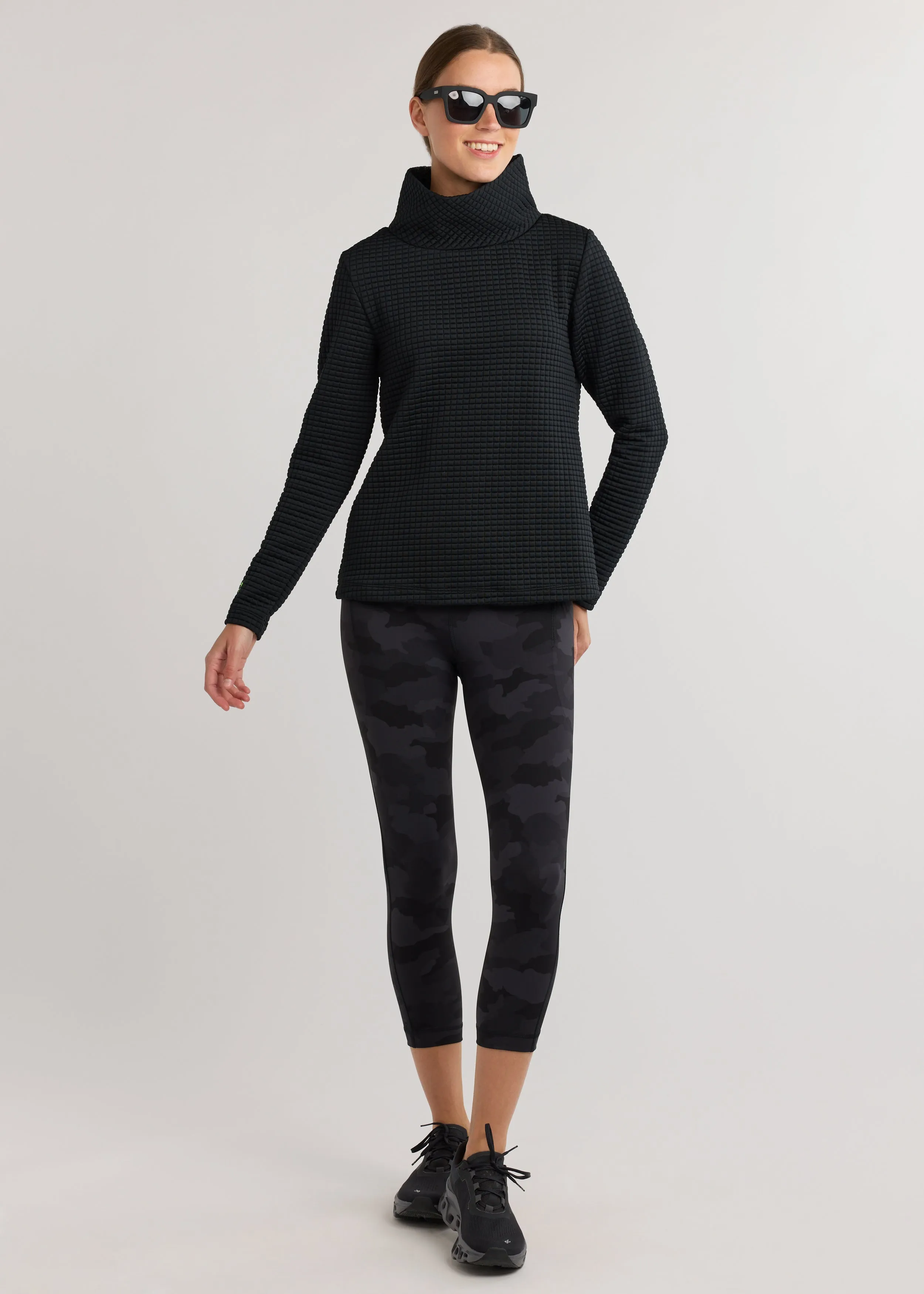 Greenpoint Turtleneck in Waffle (Black)