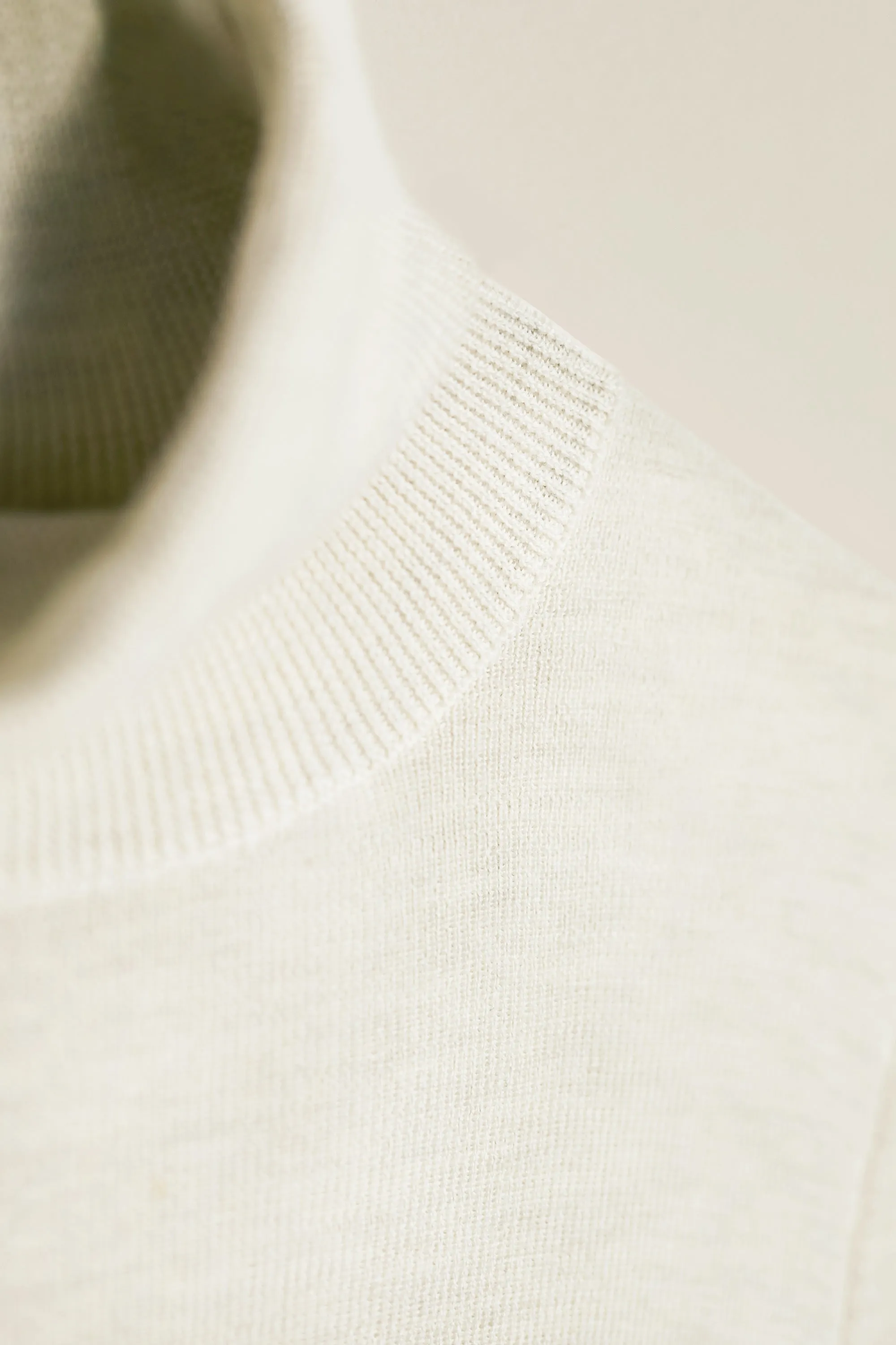 Heroic Turtleneck Winter White