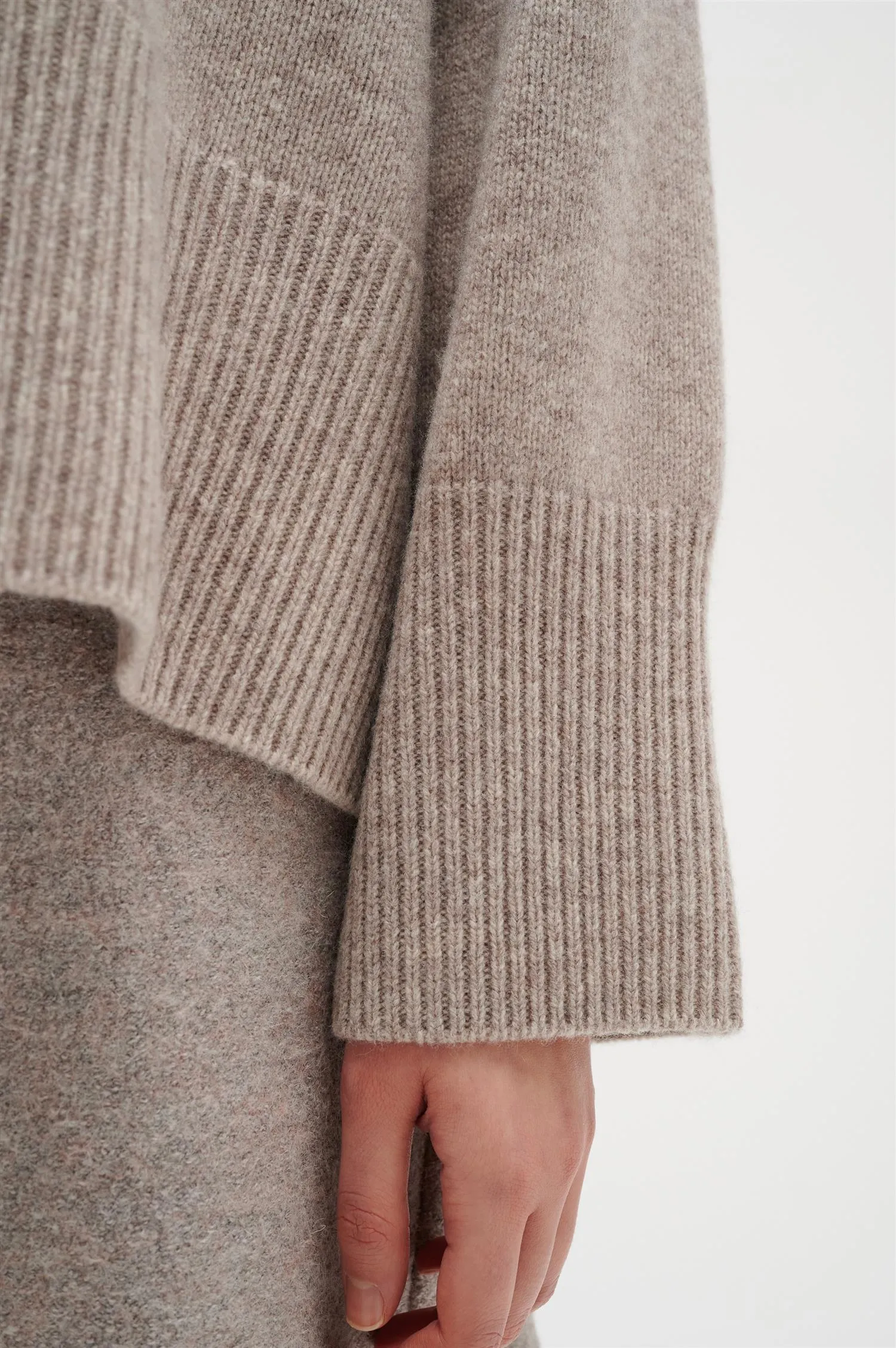 JAXY TURTLENECK MOCHA GREY MELANGE