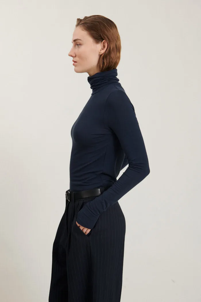 Joline T-Neck - Navy