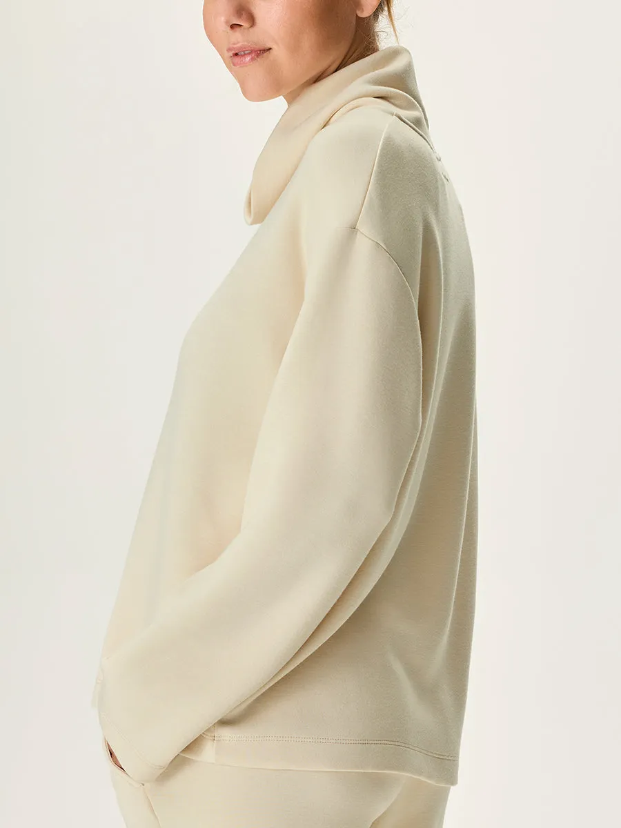 Stratus Funnel Neck