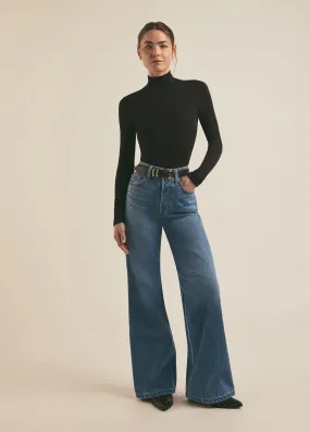 THE RIBBED TURTLENECK